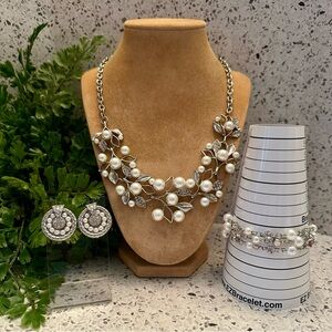 Pearl bead statement necklace with bracelet and earrings